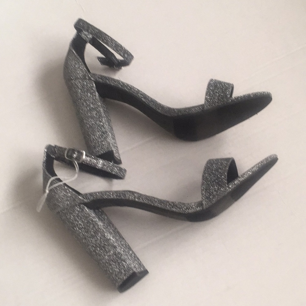 Brash sling back silver size 8 shoes. NWT